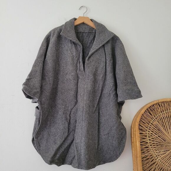 Handmade Wool Poncho Gray With Pockets - Picture 1 of 7